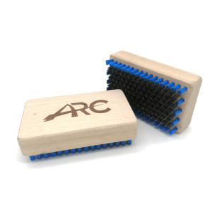 BROSSE RECTANGLE ACIER/NYLON 0.7 MM ARC