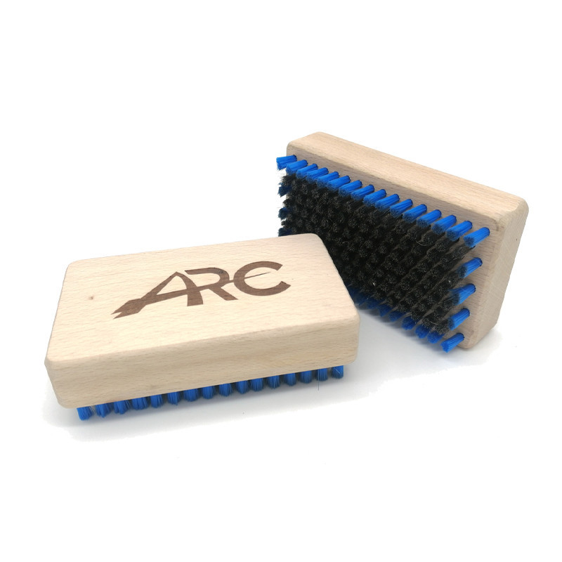 BROSSE RECTANGLE ACIER/NYLON 0.7 MM ARC